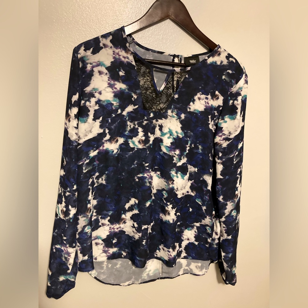 Mossimo women’s dress shirt with lace neck detail